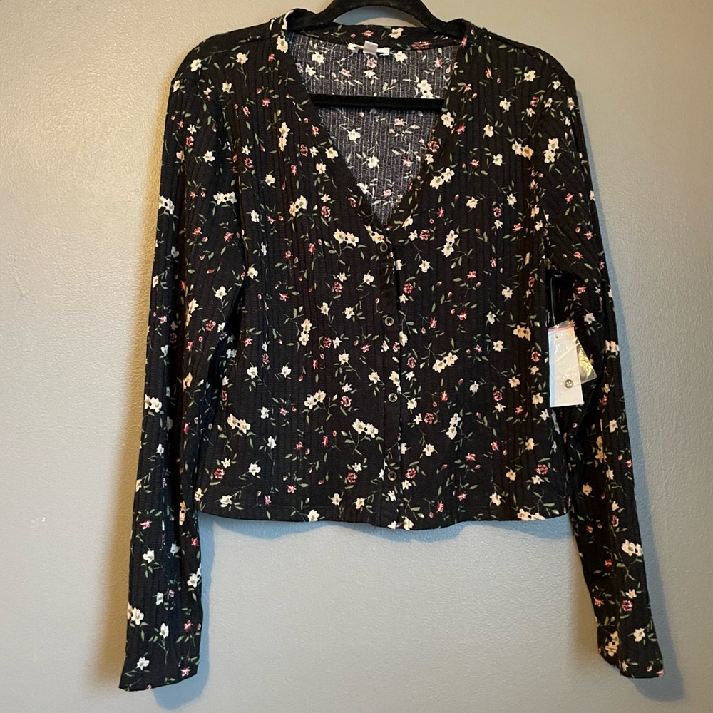 NWT Riley & Rae Sz Large Women’s V-neck Black Floral Cardigan Blouse Top Ret $69